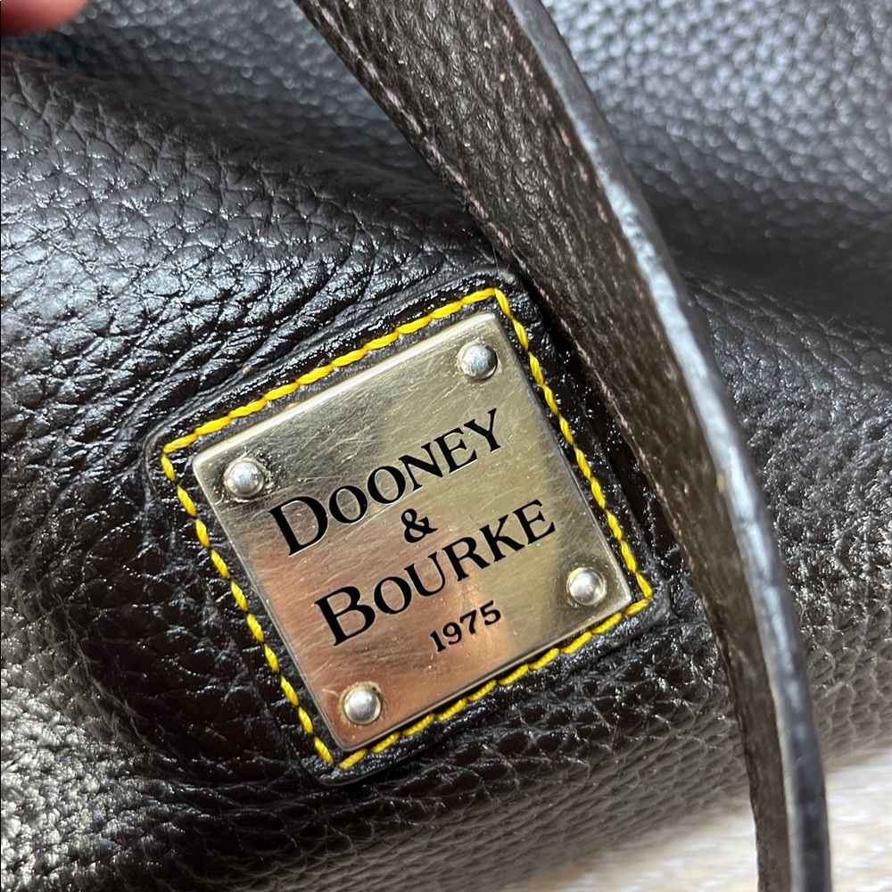 Dooney & Bourke brown leather large brown tote bag - Picture 6 of 15